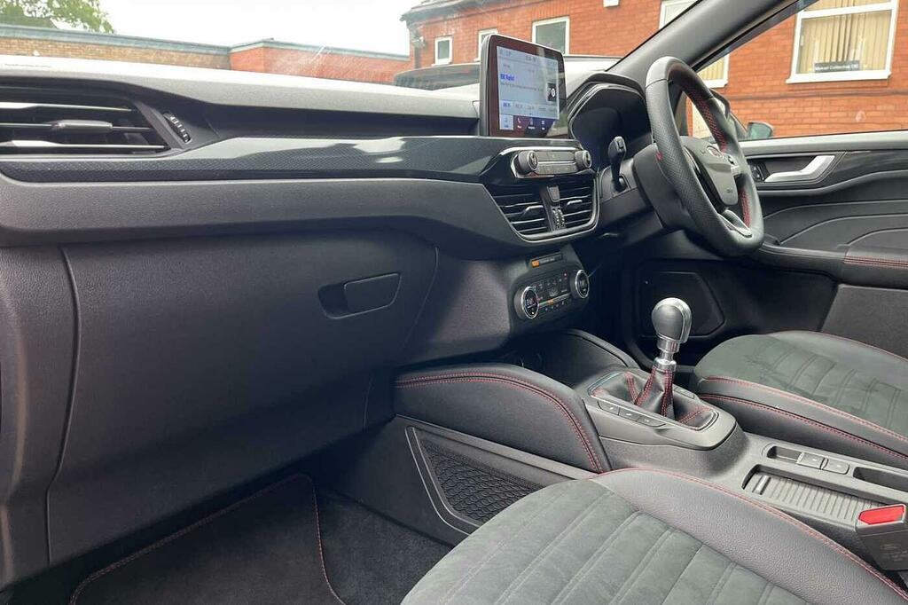 Ford Kuga 1.5 Ecoboost 150 St-line X BD22NMZ Red #2