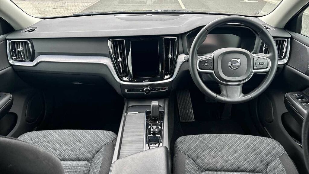 Volvo V60 Momentum, B4 Mild Hybrid BD71GHZ Black #5