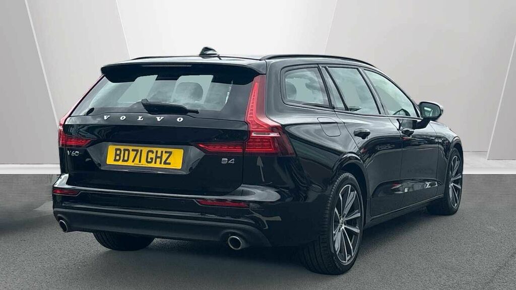 Volvo V60 Momentum, B4 Mild Hybrid BD71GHZ Black #2