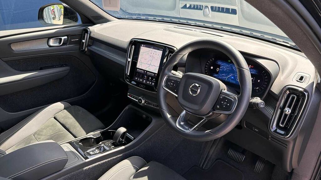 Volvo XC40 B4 194Bhp Ultimate Dark Mild Hybrid - Panoramic DN23VUC Black #4