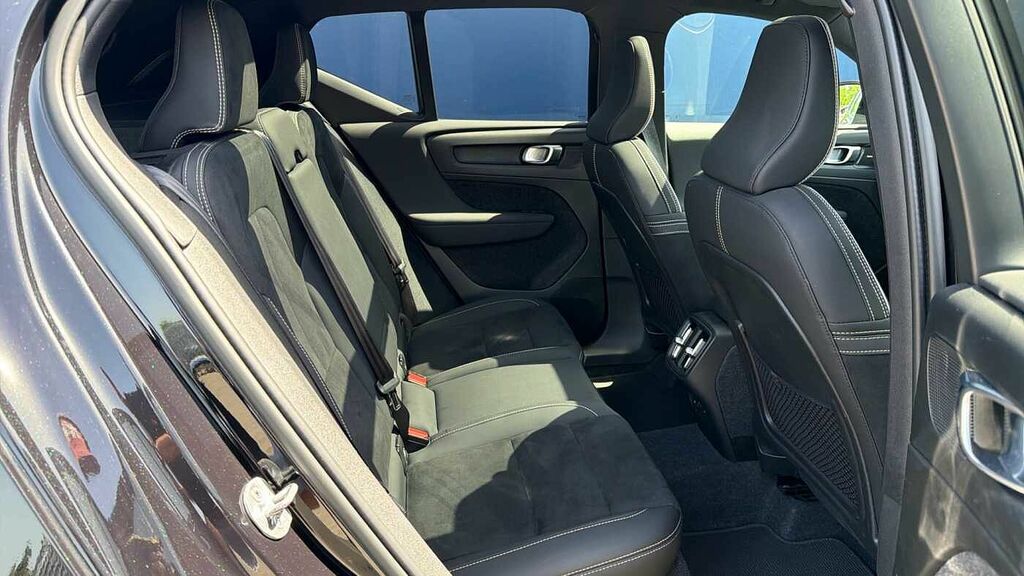 Volvo XC40 B4 194Bhp Ultimate Dark Mild Hybrid - Panoramic DN23VUC Black #6