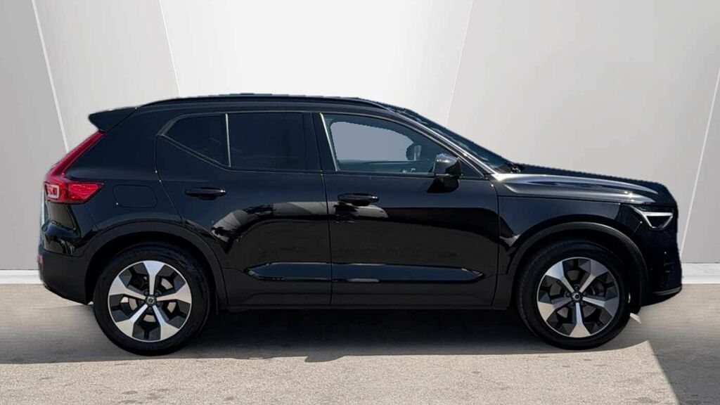 Volvo XC40 B4 194Bhp Ultimate Dark Mild Hybrid - Panoramic DN23VUC Black #3