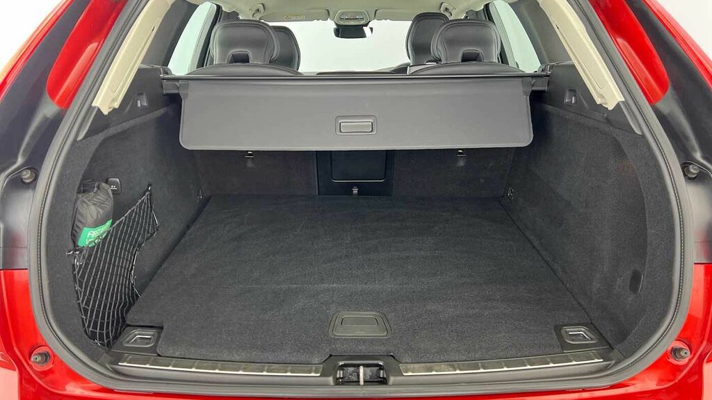 Volvo XC60 Plus, B4 Mild Hybrid, Dark WD72TLV Red #5