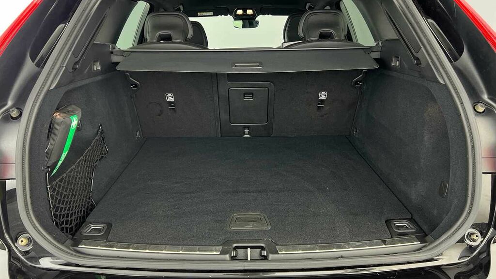Volvo XC60 Black Edition Plus, B5 Awd Mild Hybrid, YG24GLD Black #5