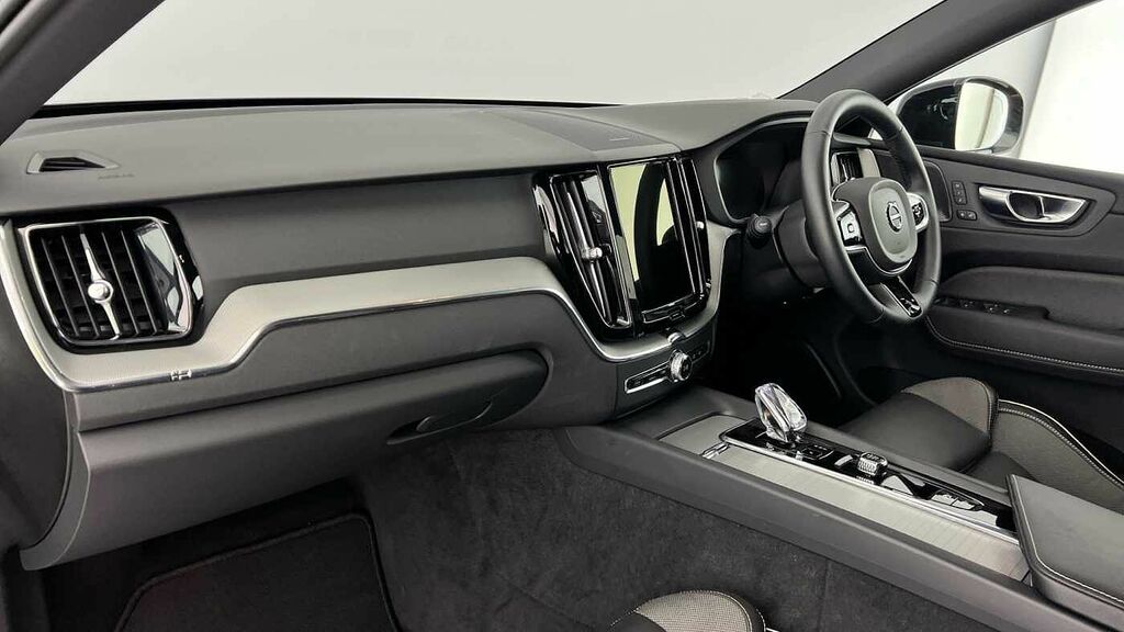 Volvo XC60 Black Edition Plus, B5 Awd Mild Hybrid, YG24GLD Black #6