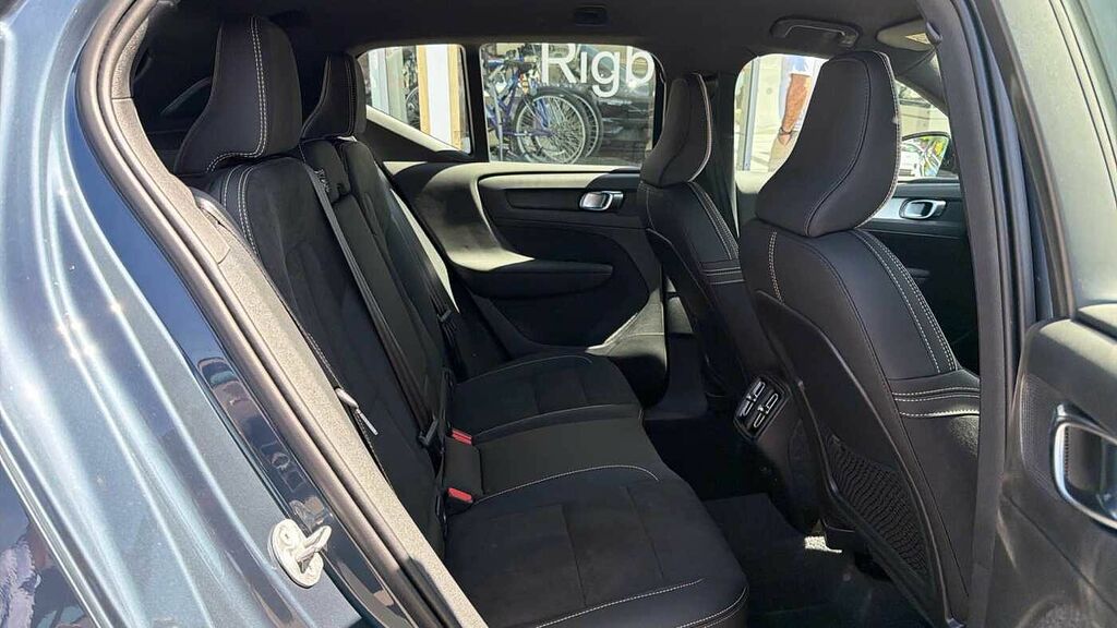 Volvo XC40 B3 161Bhp Plus Dark Mild Hybrid - Rear Parking BT26VJK Blue #6
