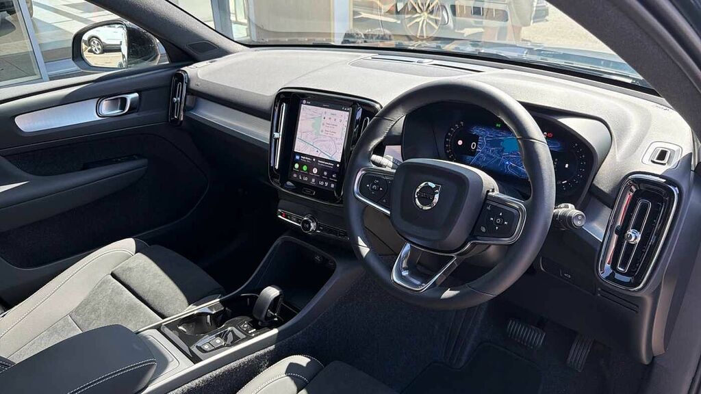 Volvo XC40 B3 161Bhp Plus Dark Mild Hybrid - Rear Parking BT26VJK Blue #4