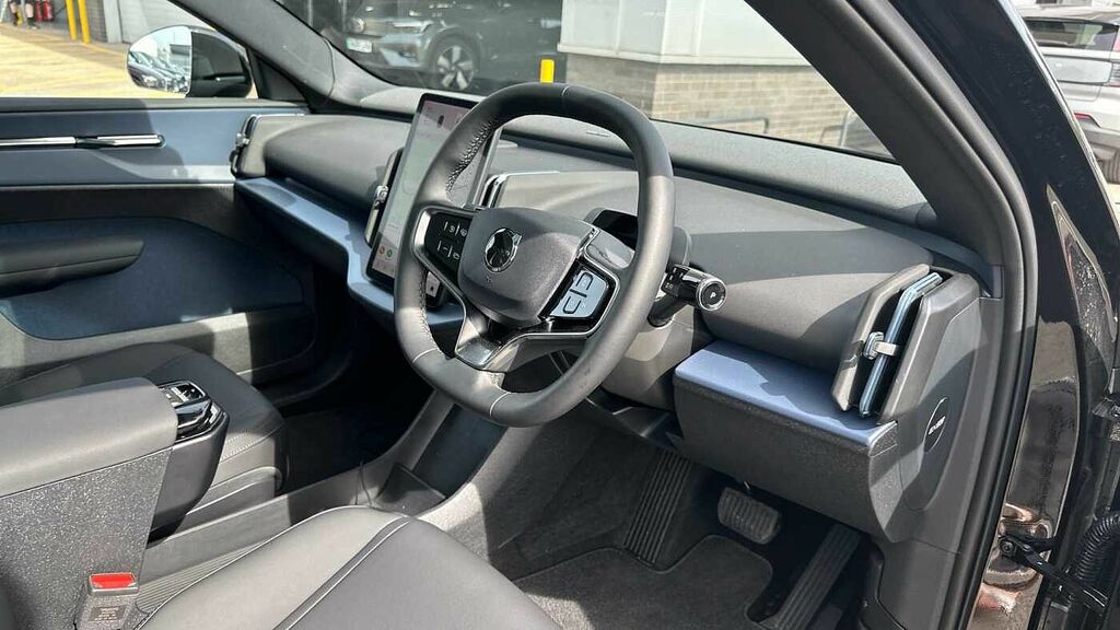 Volvo EX30 Ultra, Twin Motor Performance, DS26XLU Black #4