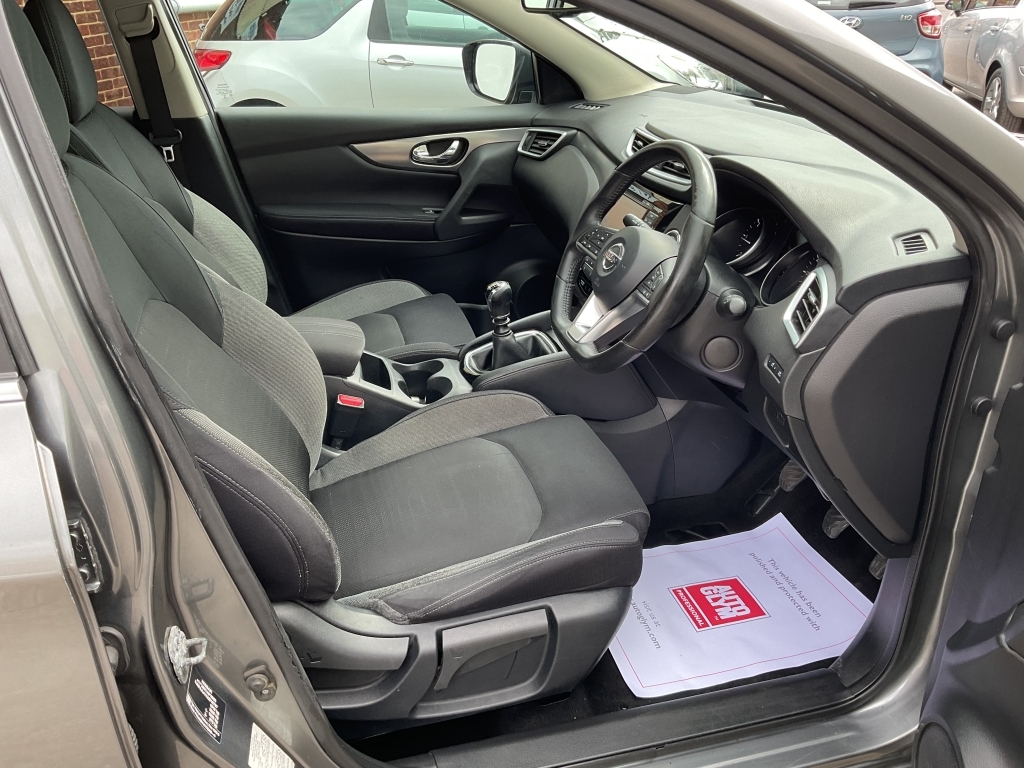 Nissan Qashqai Hatchback 1.5 N-connecta Dci DX17UPC Grey #5