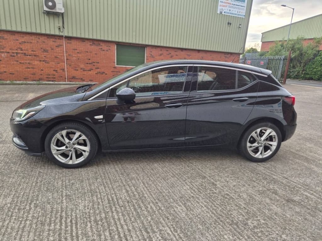Vauxhall Astra Hatchback 1.6 Sri Cdti S S MW69UMD Black #4