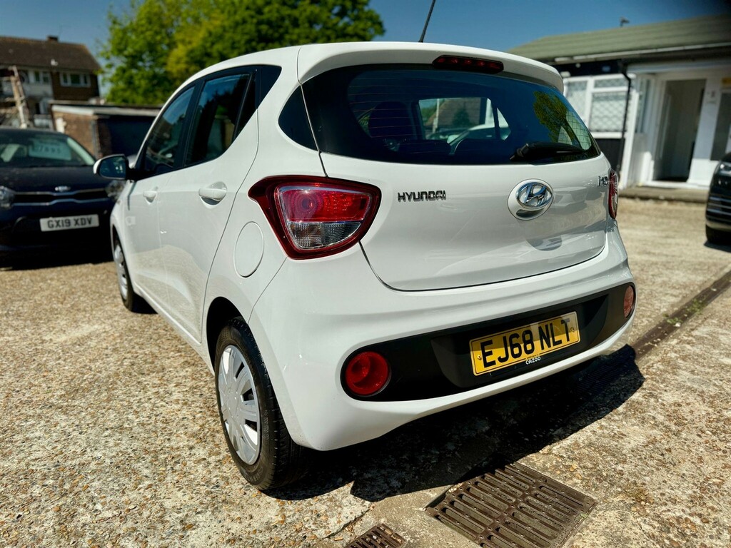 Hyundai I10 Se White #4