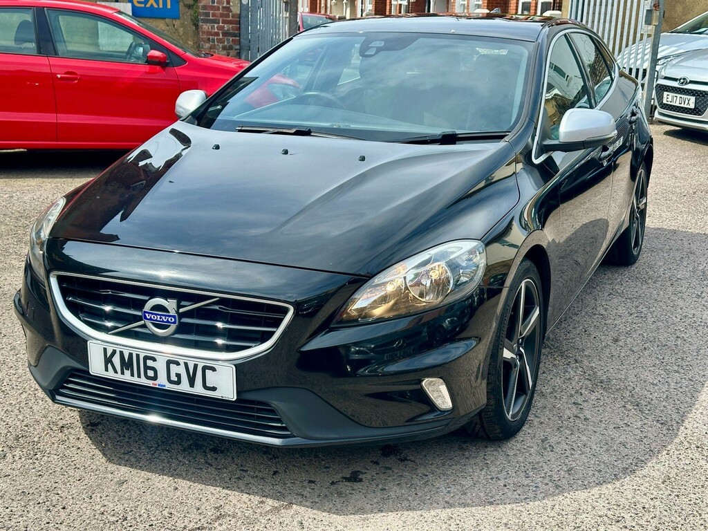 Volvo V40 Hatchback KM16GVC Black #3