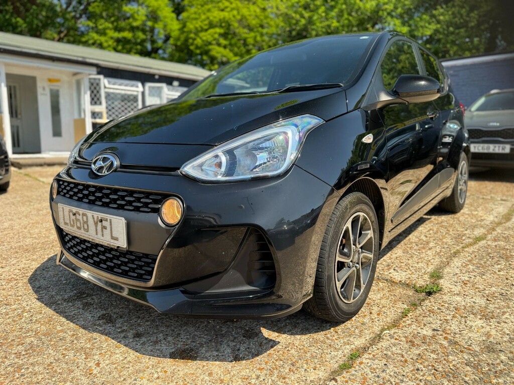 Hyundai I10 Hatchback LG68YFL Black #3