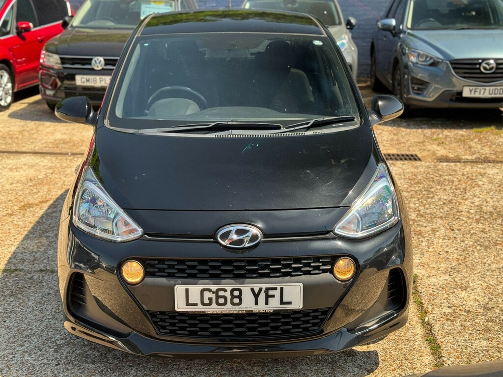 Hyundai I10 Hatchback LG68YFL Black #2