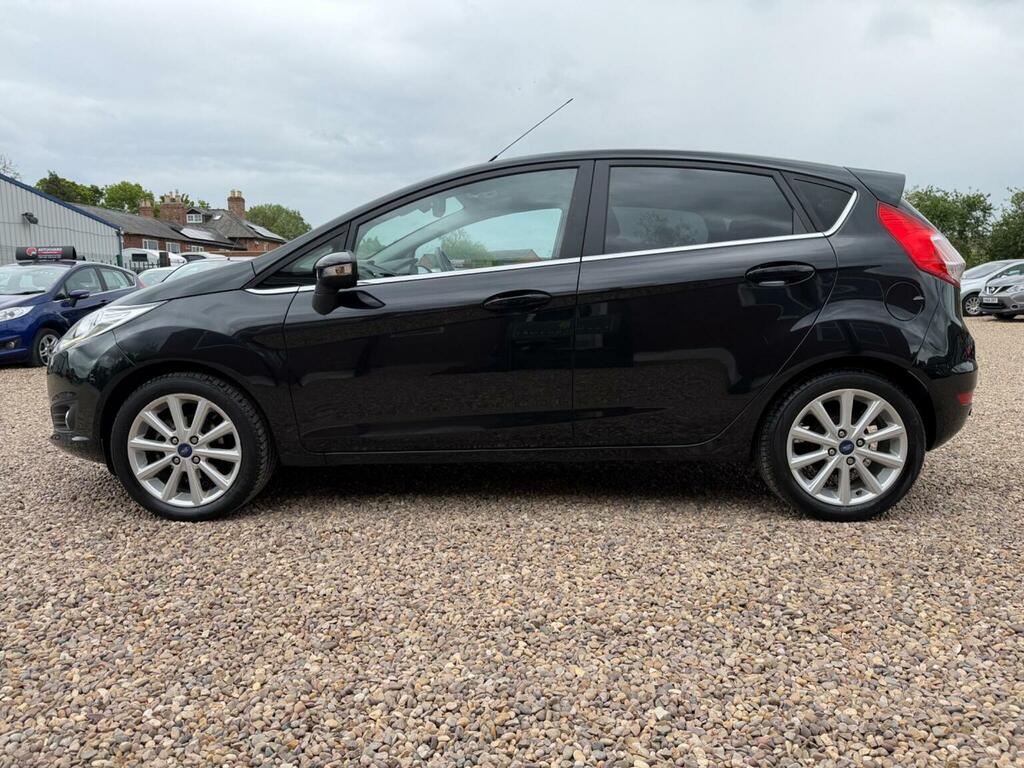 Ford Fiesta Hatchback 1.0T Ecoboost Titanium Powershift Euro 6 DT65BVO Black #4