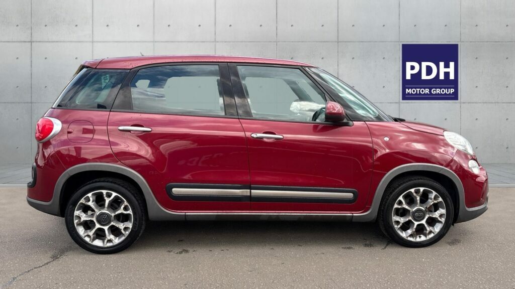 Fiat 500L 1.4 95Hp Trekking Red #2