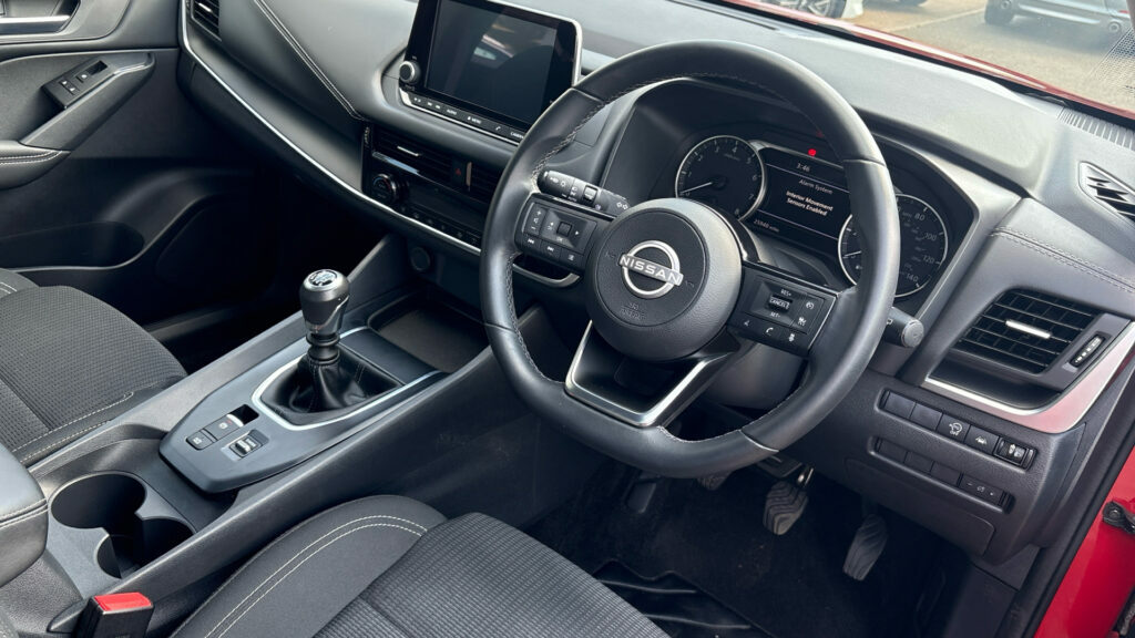 Nissan Qashqai 1.3 Dig-t Mh Acenta Premium Red #6