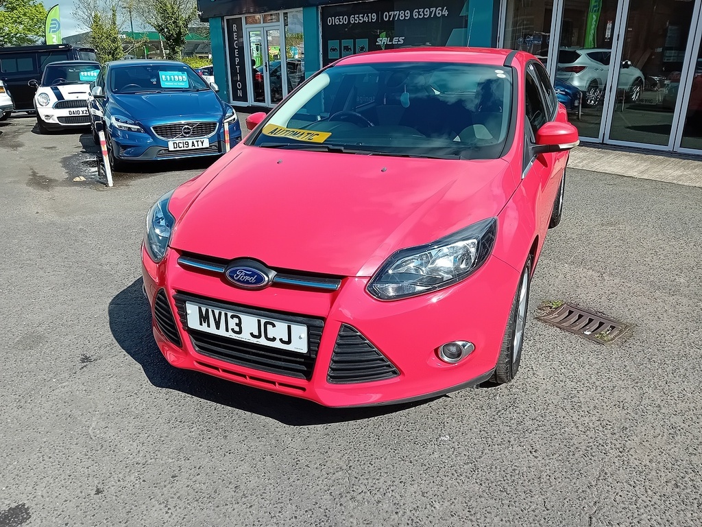 Ford Focus 1.6 Zetec Hatchback Powershift Euro 5 MV13JCJ Red #4