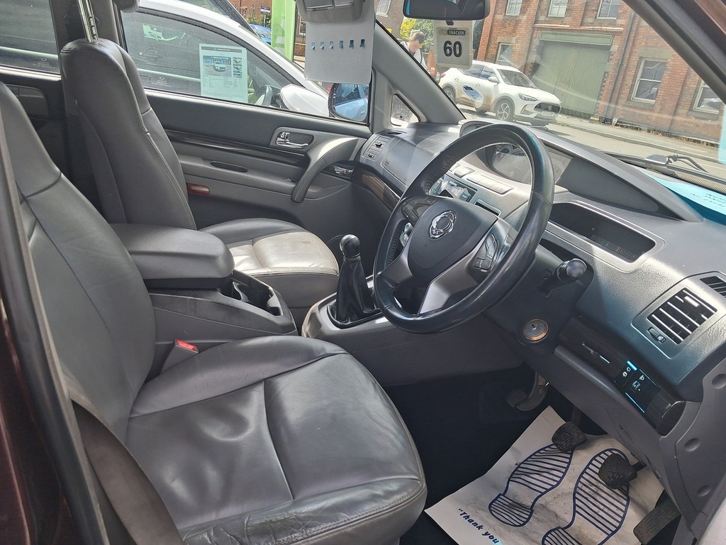 SsangYong Turismo 2.2D Ex Mpv Euro 6 178 Ps Red #2