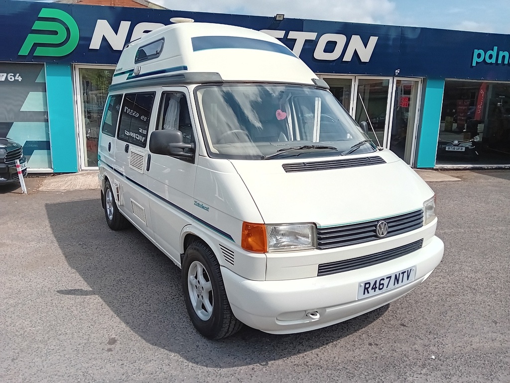 Volkswagen Transporter Trident R467NTV White #2