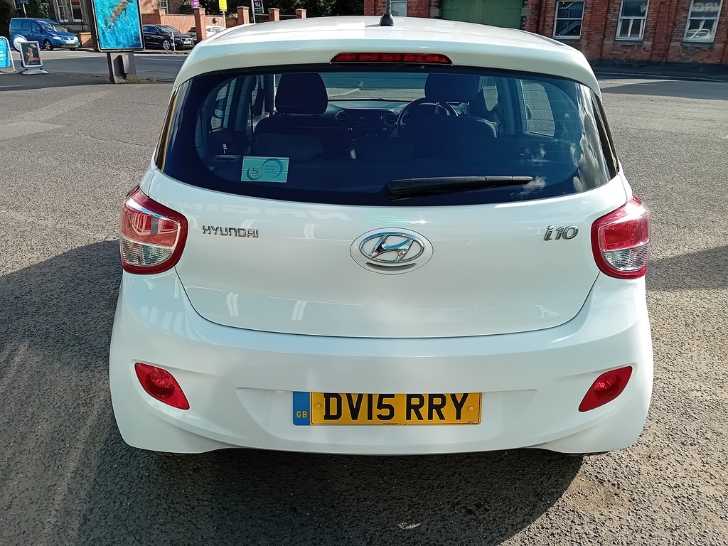Hyundai I10 1.0 Premium Hatchback Euro 5 66 White #5
