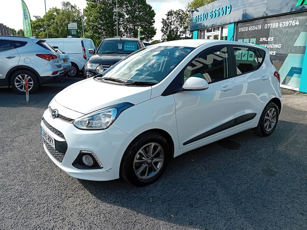 Hyundai I10 1.0 Premium Hatchback Euro 5 66 White #3