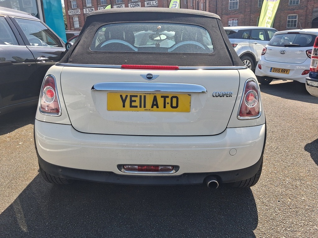 Mini Convertible 1.6 Cooper Convertible Euro 5 S YE11ATO White #3