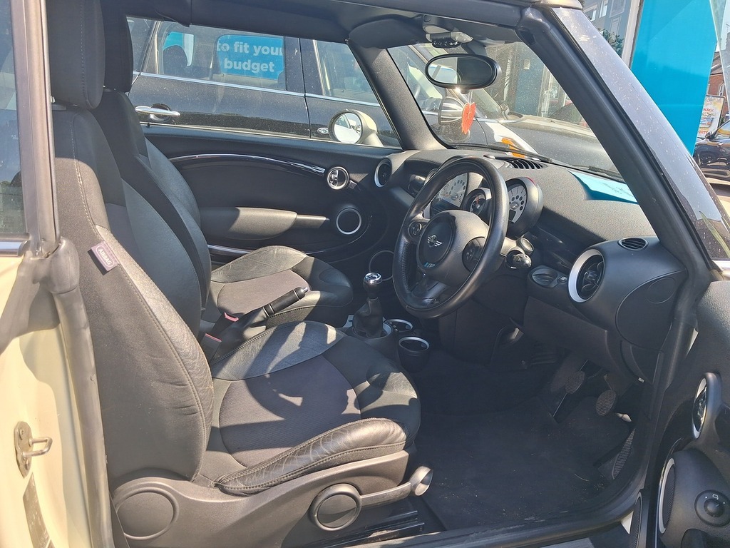 Mini Convertible 1.6 Cooper Convertible Euro 5 S YE11ATO White #5