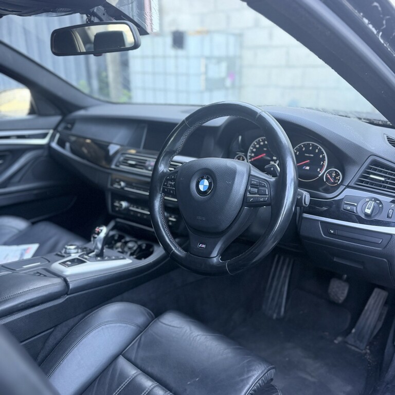 BMW M5 4.4 M5 Saloon PJ13ZWH Black #5