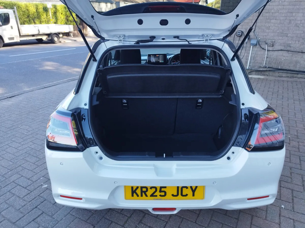 Suzuki Swift 1.2 Motion Cvt KR25JCY White #6
