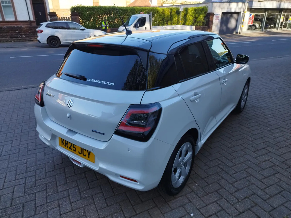 Suzuki Swift 1.2 Motion Cvt KR25JCY White #4