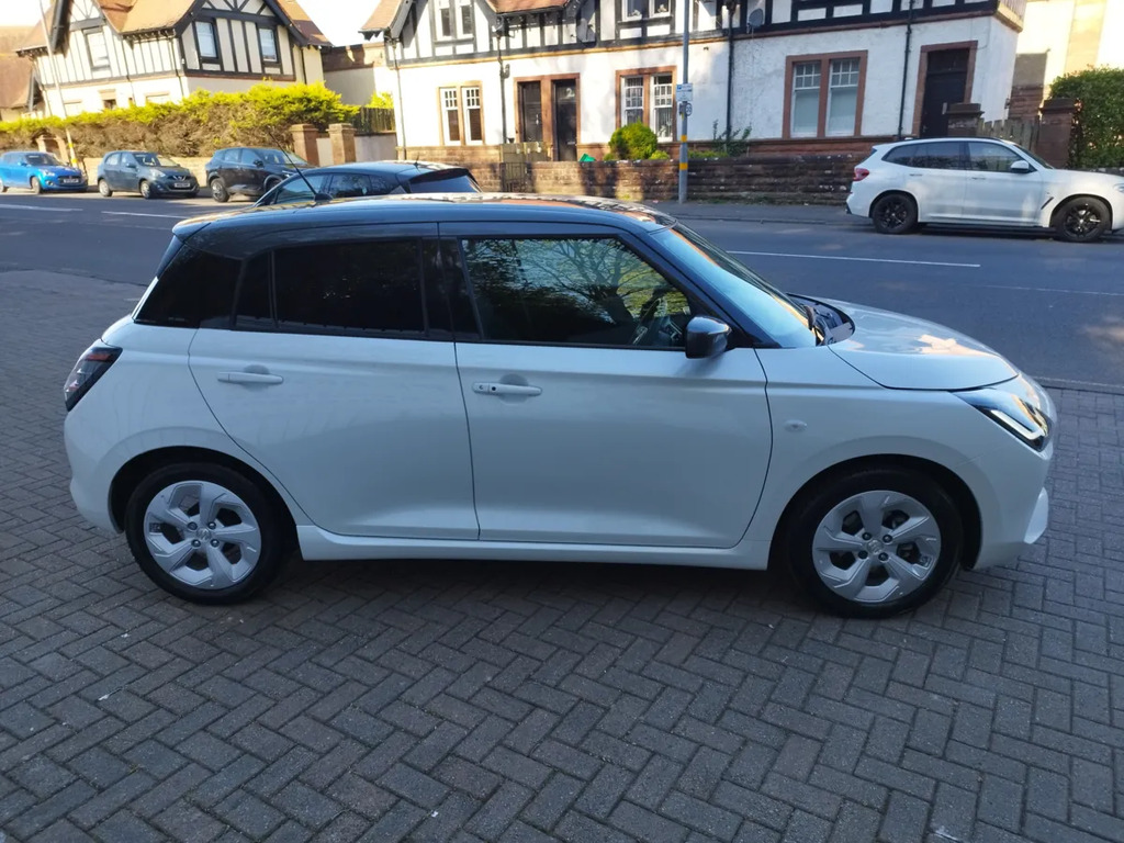 Suzuki Swift 1.2 Motion Cvt KR25JCY White #3