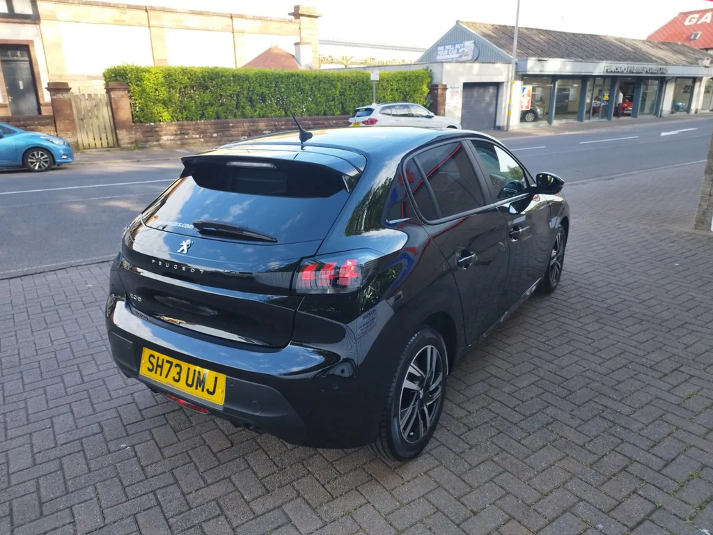 Peugeot 208 1.2 Active Premium SH73UMJ Black #4