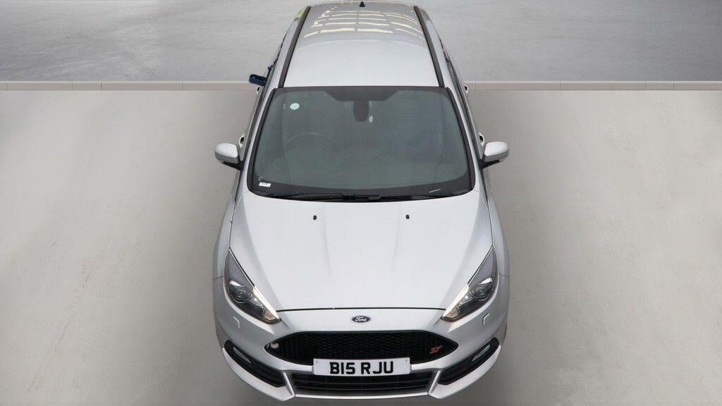 Ford Focus Estate B15RJU #2