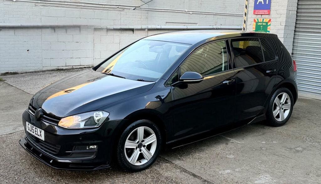 Volkswagen Golf Hatchback GJ15ELX #5