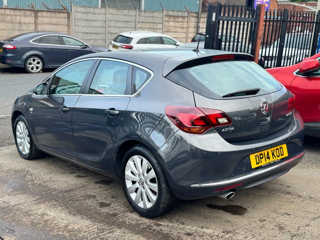 Vauxhall Astra Hatchback DP14KOD #5