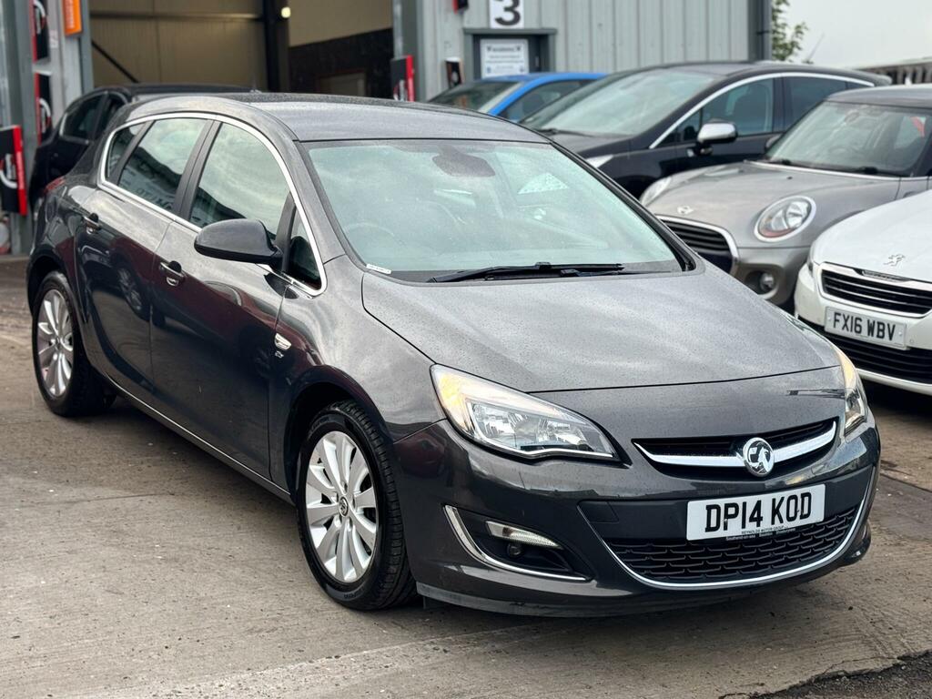Vauxhall Astra Hatchback DP14KOD #2