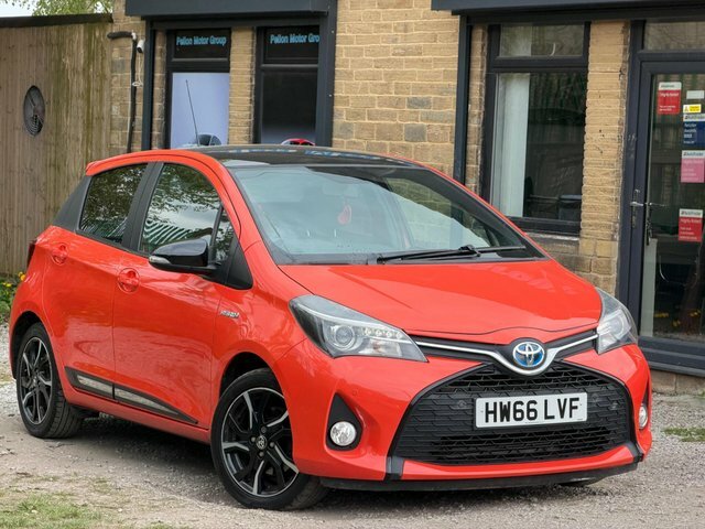 Toyota Yaris Hatchback HW66LVF Orange #2