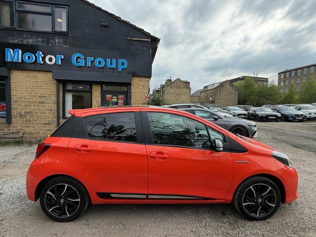 Toyota Yaris Hatchback HW66LVF Orange #5