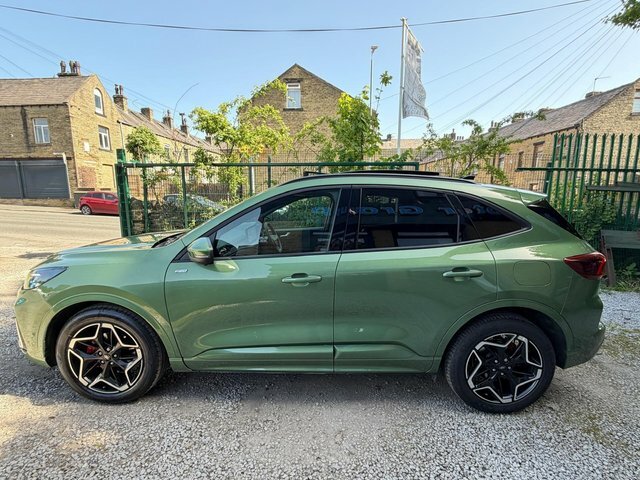 Ford Kuga Suv LC74YCO Green #4