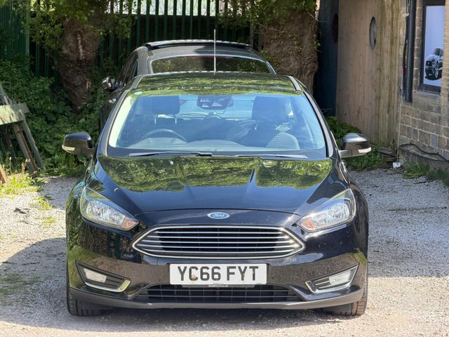 Ford Focus Hatchback YC66FYT Black #2