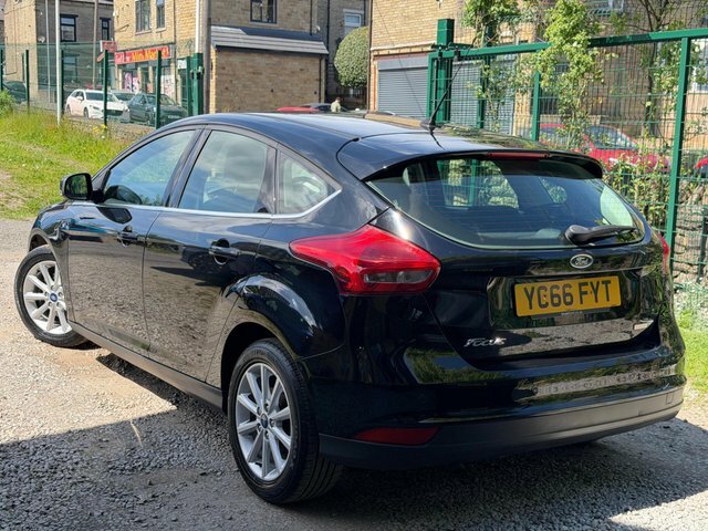 Ford Focus Hatchback YC66FYT Black #4