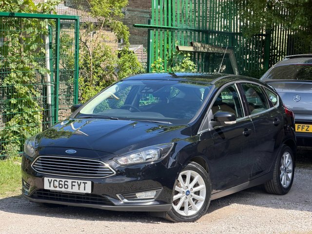 Ford Focus Hatchback YC66FYT Black #3