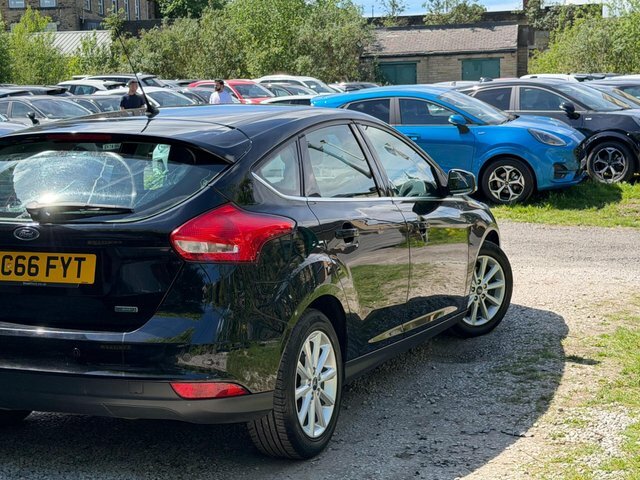 Ford Focus Hatchback YC66FYT Black #6