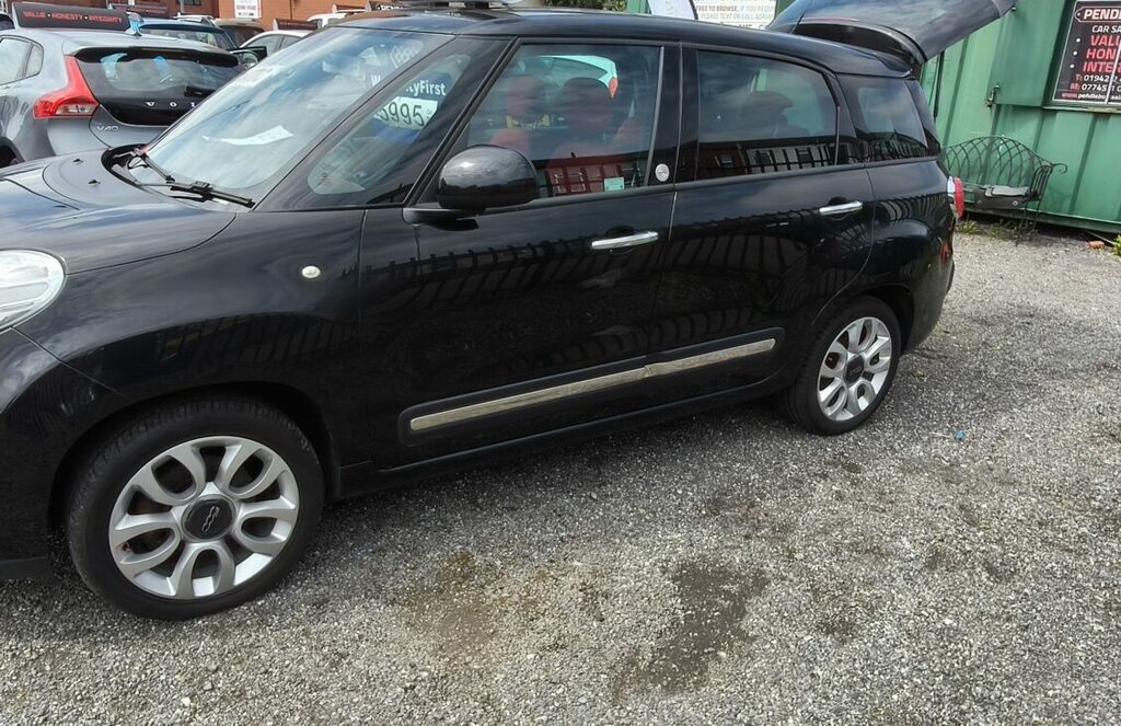 Fiat 500L Hatchback R063HSJ Red #2
