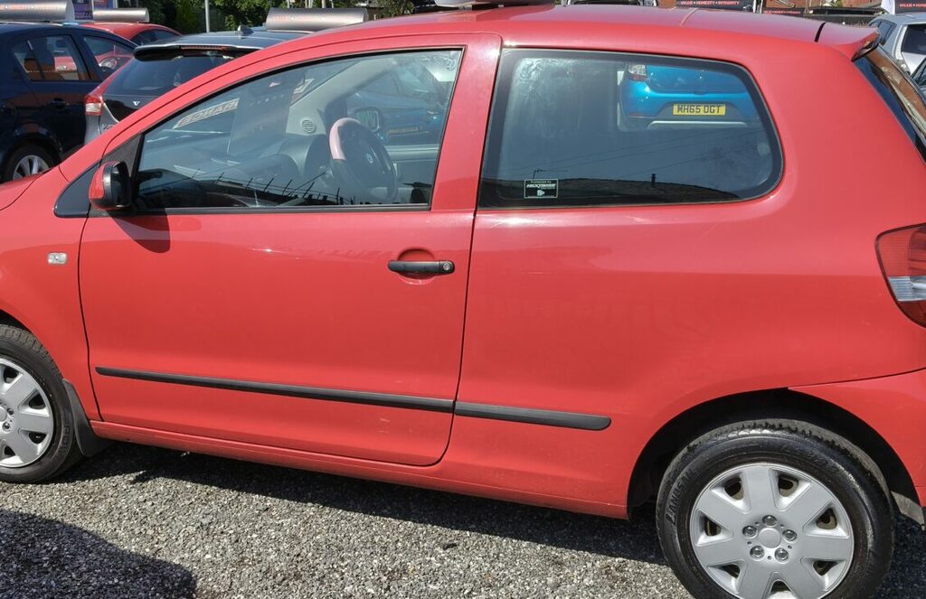 Volkswagen Fox Hatchback Black #4