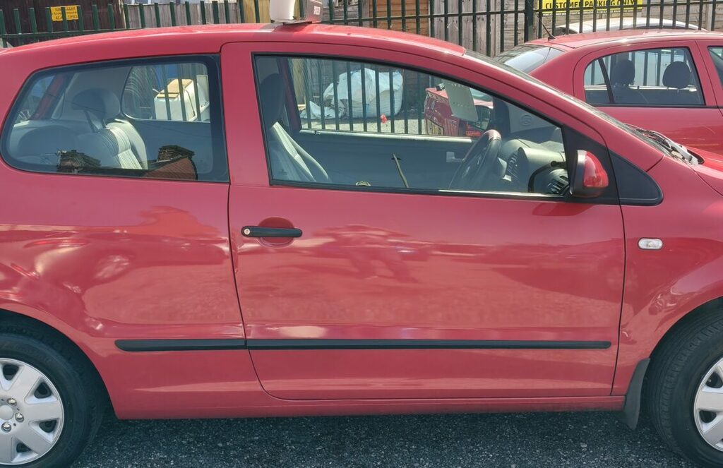 Volkswagen Fox Hatchback Black #2