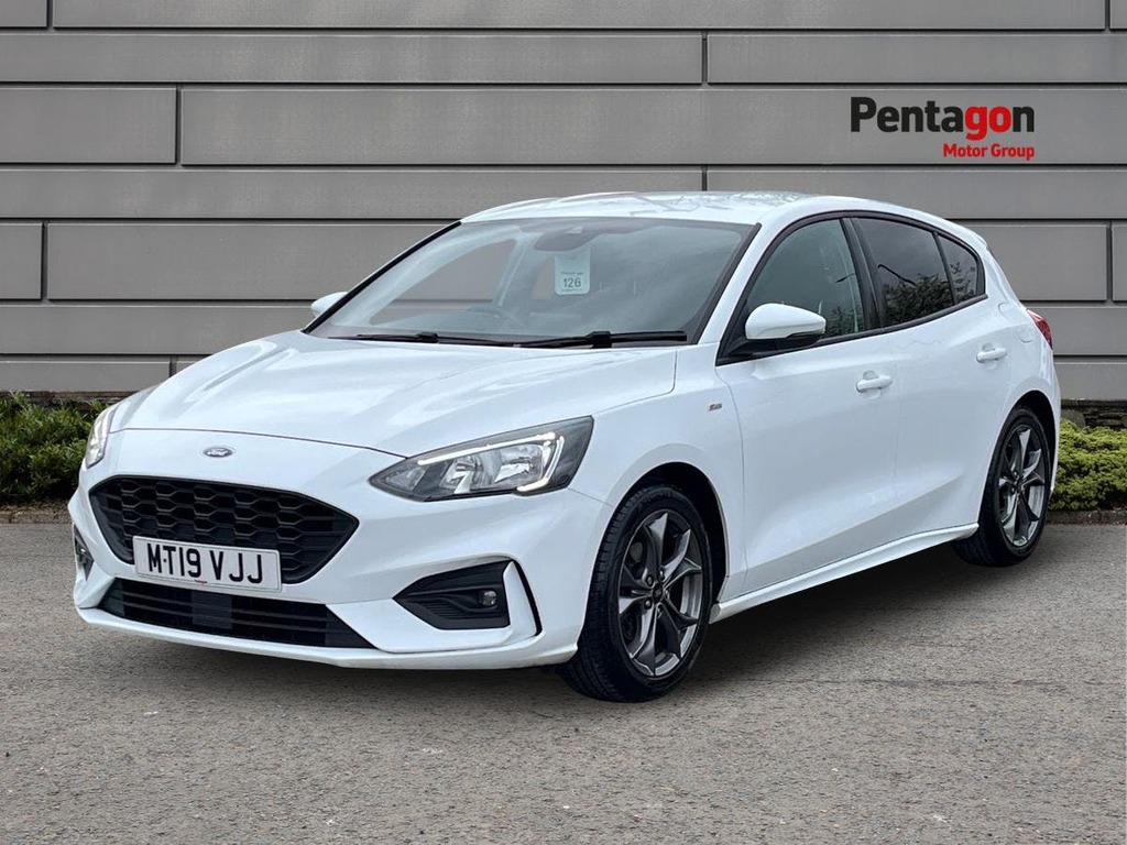 Ford Focus 1.0T Ecoboost St Line Hatchback MT19VJJ White #3