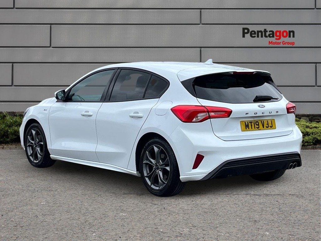 Ford Focus 1.0T Ecoboost St Line Hatchback MT19VJJ White #2