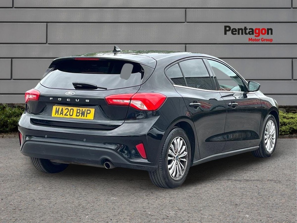 Ford Focus 1.0T Ecoboost Titanium Hatchback MA20BWP Black #4